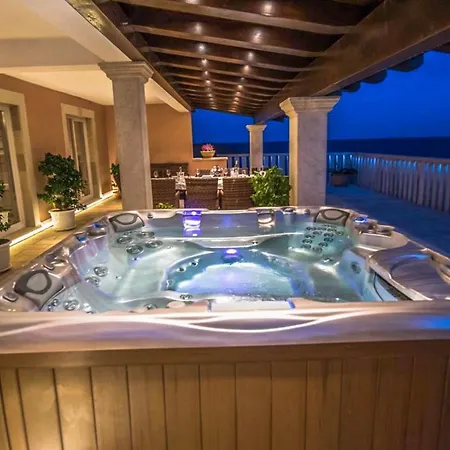 Sleeps 12 With Pool Air Con And Wifi * Smokvica (Korcula)