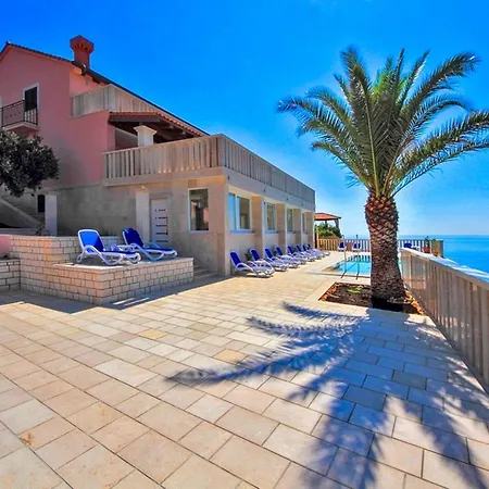 Sleeps 12 With Pool Air Con And Wifi Villa