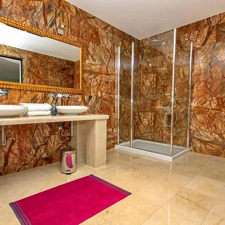 Sleeps 12 With Pool Air Con And Wifi Villa *