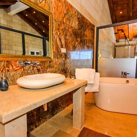 Sleeps 12 With Pool Air Con And Wifi Villa *
