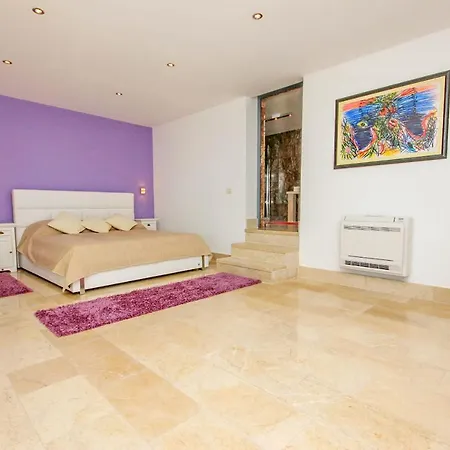 Sleeps 12 With Pool Air Con And Wifi Villa *